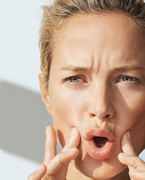 Carolyn Murphy's Beautiful Face Exercise Routine by Paola Kudacki for Vogue Spain October 2019 �— Anne of Carversville Spain October, Paola Kudacki, Grazia Magazine, Carolyn Murphy, Elle Us, Slimmer Face, Face Exercises, Beauty Supplements, Vogue Spain