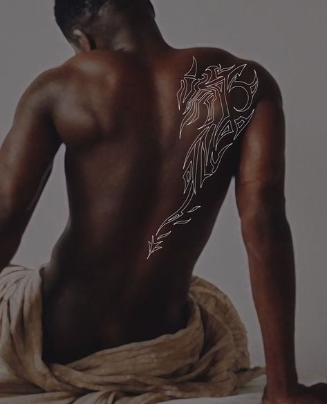 White Tattoo Dark Skin, White Tatoos Dark Skin, White Tattoos On Black Skin, Abstract Tattoo Dark Skin, Botanical Tattoo Dark Skin, White Ink Tattoo On Dark Skin, White Tattoo On Dark Skin, Modelo Tattoo, Tattoo On Dark Skin