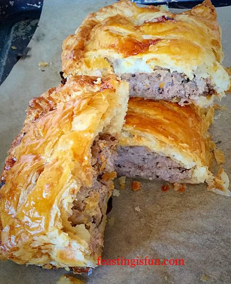 Sausage Plait Recipes, European Picnic, Sausage Plait, Best Sausage Roll Recipe, Red Onion Marmalade, Perfect Picnic Food, Savoury Pastry, Dinner Picnic, Savoury Pie