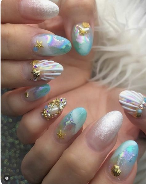 Beach Nail Art Ideas, Underwater Nail Designs, Summer Pool Nails, Beach Ocean Nails, Beach Vacation Nails Almond Shape, Beach Design Nails, Tropical Nail Art The Beach, Beach Theme Nails Designs, Caribbean Nails Designs