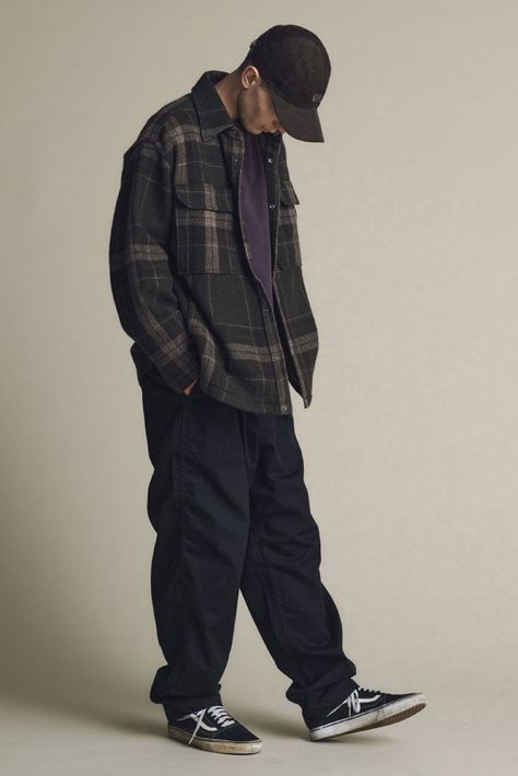 Men Winter Clothing Styles, Hypebeast Outfit Men, Streetwear Men Outfits Street Fashion, Mens Clothing Styles Streetwear, Japanese Workwear, Gangster Style, The North Face Purple, Street Style Outfits Men, Mens Outfit Inspiration