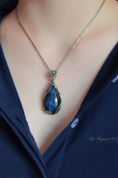 Elven Style, Elven Fairy, Wire Wrap Necklace, Blue Stone Pendant, Fantasy Necklace, Elven Jewelry, Witch Necklace, Fairy Pendant, Blue Stone Necklace