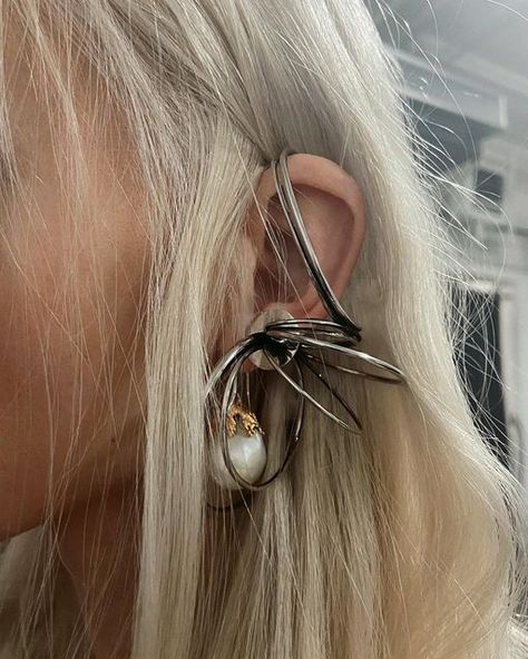 Punk Jewelry Aesthetic, Punk Style Silver Pierced Earrings, Silver Punk Earrings, Silver Punk Jewelry For Streetwear, Silver Pierced Punk Earrings, Silver Punk Earrings For Pierced Ears, Pierced Clothing, Pearl Fashion, Dope Jewelry Accessories