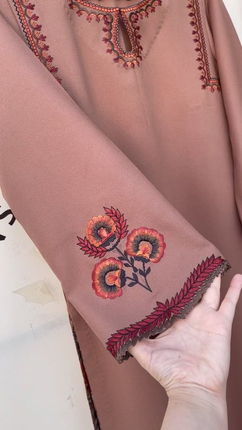 Pure pashmina shawl kurta! | Instagram Pashmina Suit Design, Pashmina Embroidery Suits, Pashmina Suits Embroidery, Kashmiri Embroidery Suits Design, Pashmina Suits Design, Kashmiri Embroidery Suits, Deginer Dress, Pashmina Kurta, Pashmina Suit