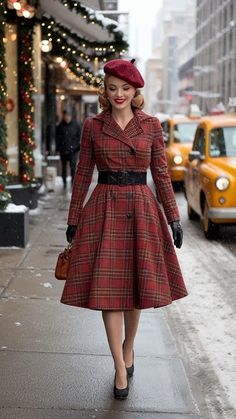 Grace Kelly Winter Style, 40s Winter Outfits, Vintage Christmas Fashion, Hallmark Christmas Outfits, Vintage Christmas Outfits For Women, Christmas Dress Women Classy Simple, Modern Mrs Claus Outfit, 1950 Costume Ideas, 50 Fashion Vintage 1950s