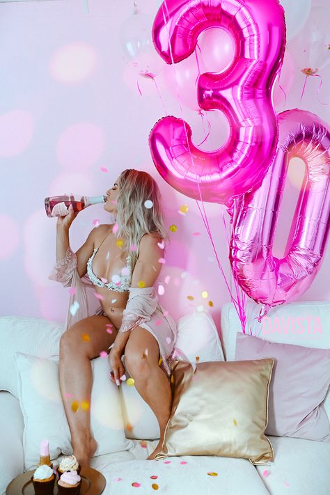 30th Birthday Ideas For Women Beach, 30th Birthday Beach Photoshoot, 30 Year Old Photo Shoot Ideas, 30th Birthday Photoshoot Plus Size, 30th Birthday Photoshoot Outdoors, 29 Birthday Photoshoot Ideas, 30 Birthday Photoshoot Ideas, Dirty Thirty Photoshoot, Thirty Photoshoot