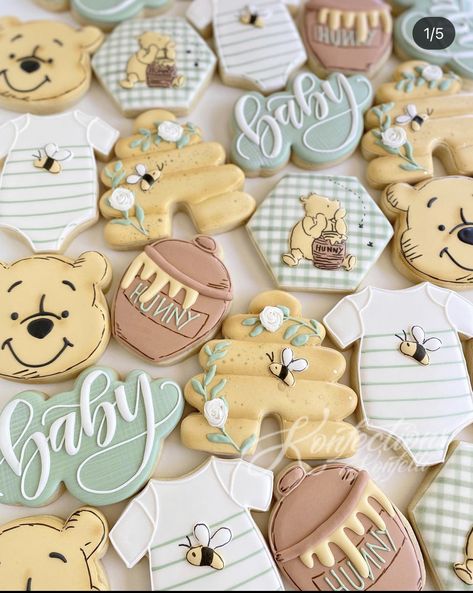 Pooh Baby Shower Cookies, Bear Baby Shower Cookies, Winnie The Pooh Themes, Winnie The Pooh Nursery, Idee Babyshower, Baby Shower Theme Decorations, Baby Shower Deco, Disney Baby Shower, Winnie The Pooh Birthday