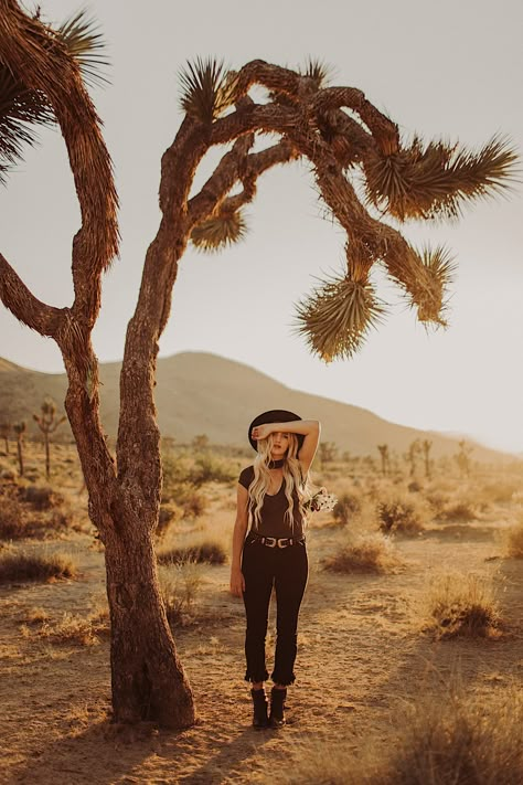 Joshua tree photoshoot, golden hour, Arizona photographer, road trip inspo, Joshua tree, weekend getaway Desert Photoshoot Ideas, Joshua Tree Engagement Photos, Joshua Tree Desert, Joshua Tree Park, Desert Outfit, Desert Pictures, Boho Photoshoot, Joshua Tree Engagement, Western Photoshoot