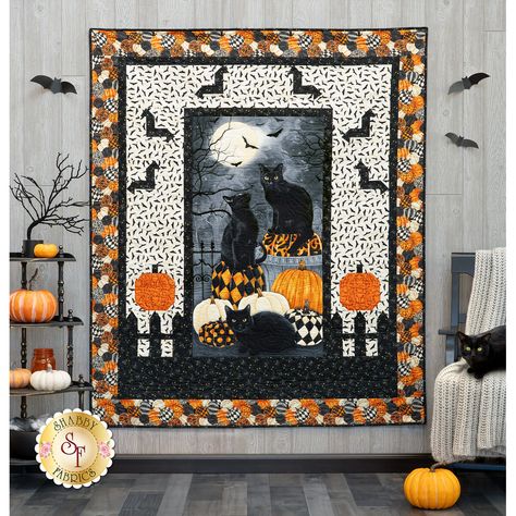 Batty Night Quilt Kit Shabby Fabrics Quilts, Decorated Pumpkins, Quilted Projects, The Hallow, Fabric Panel Quilts, Photo Quilts, Northcott Fabrics, Quilted Table Runners Patterns, Quilt Border