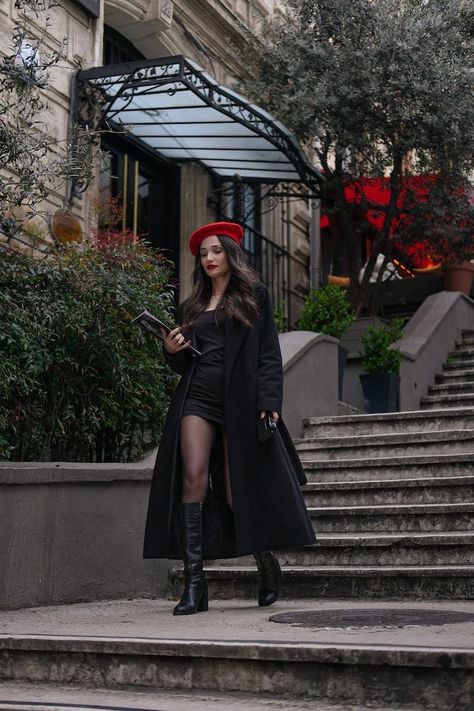 Unlock the Fountain of Youth with These Top Youth Supplements Red Barrett Outfit, Red Beret Outfit Winter, Baret Hat Outfit, French Hat Outfit, Red Beret Outfit, Beret Outfits, Ideas For Photoshoot, Frock Designs For Girl, Beret Outfit