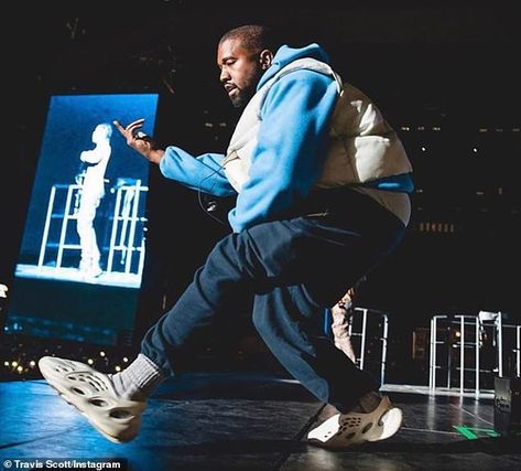 Kanye Fits, Crocs Aesthetic, Kanye West Outfits, Kanye Fashion, Runners Outfit, Kanye West Style, Travis Scott Astroworld, Yeezy Outfit, Foam Runner