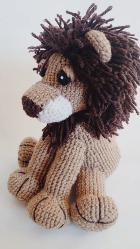 Lion Amigurumi, Crocheted Animals, Crochet Lion, Crocheted Toys, Crochet Amigurumi Free, Crochet Animal Patterns, Crochet Hook Sizes, Crochet Toys Patterns, Amigurumi Toys