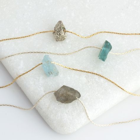 Beachy vibes here⁠ ⁠ Crystal Necklace Healing, Raw Stone Necklace, Raw Crystal Necklace, Necklace Stone, Jewelry Appraisal, Nameplate Necklace, Silver Snake Chain, Boho Gifts, Amethyst Necklace