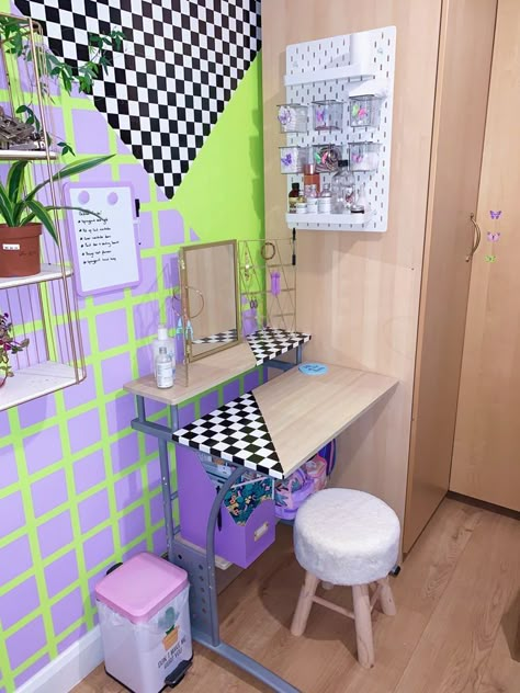 Vaporwave Room Ideas, Small Exercise Space, Checkered Bedroom Aesthetic, Vaporwave Home Decor, Vaporwave Furniture, Funky Decor Bedroom, Vaporwave Aesthetic Bedroom, Vaporwave Aesthetic Room, Vaporwave Room Decor