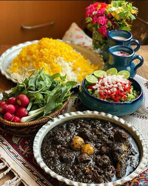 Qorma zabzi its iranian dish with mixed vegetables leaves and meat stew it should cook long and serve with Saffron rice Persian Food Iranian Cuisine, Iranian Dishes, Kurdish Food, Iran Food, Iranian Recipes, Iranian Cuisine, Persian Cuisine, Iranian Food, Amazing Food Decoration