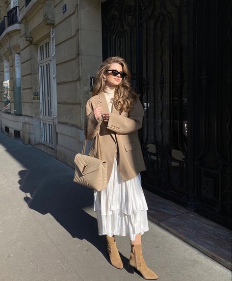 Beige Suede Ankle Boots Outfit, Tall Beige Boots Outfit, Beige Suede Boots Outfit, Beige Boots Outfit Ankle, Beige Ankle Boots Outfit, Neutral Blazer Outfit, Suede Ankle Boots Outfit, White Ankle Boots Outfit, Ysl Earrings