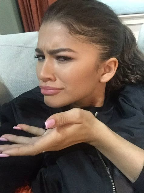 /// Zendaya Maree Stoermer Coleman, Current Mood Meme, Reaction Face, Zendaya Coleman, Face Expressions, Humor Memes, Cute Memes, Funny Reaction Pictures, Meme Faces