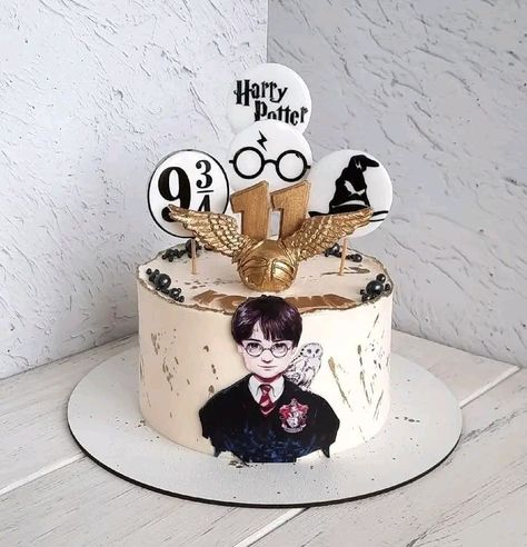 Fab Cakes, Harry Potter Birthday Cake, Festa Harry Potter, Harry Potter Birthday Party, Diy Birthday Gifts For Friends, Harry Potter Cake, Harry Potter Birthday, Harry Potter Party, Harry Potter Art