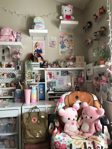 Cozy Sanrio Room, Kawaii Art Studio, Sanrio Room, Room Decor Cute, Room Cute, Otaku Room, Desk Inspo, Room Redesign, Study Room Decor