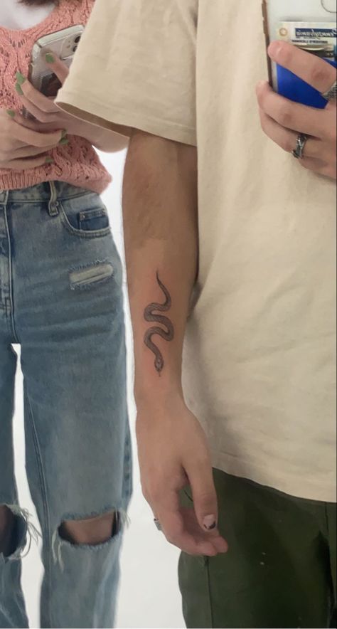 Small Snake Tattoo On Arm, Snake Tattoo Back Of Arm, Small Snake Tattoo Men, Arm Tattoo Men Simple, Snake Small Tattoo, Tatoos Men Ideas Forearm, Mens Snake Tattoo, Snake Tattoos Men, Mini Tattoos Men