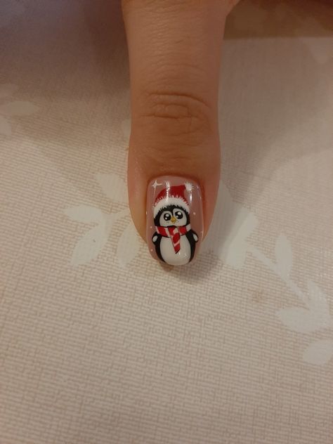 Nails With Penguin, Christmas Nails Animals, Christmas Nails Penguin Winter, Penguin Nails Christmas, Penguin Christmas Nails, Penguin Manicure, Penguin Nail Designs, Christmas Nails Penguin, Crismas Nails