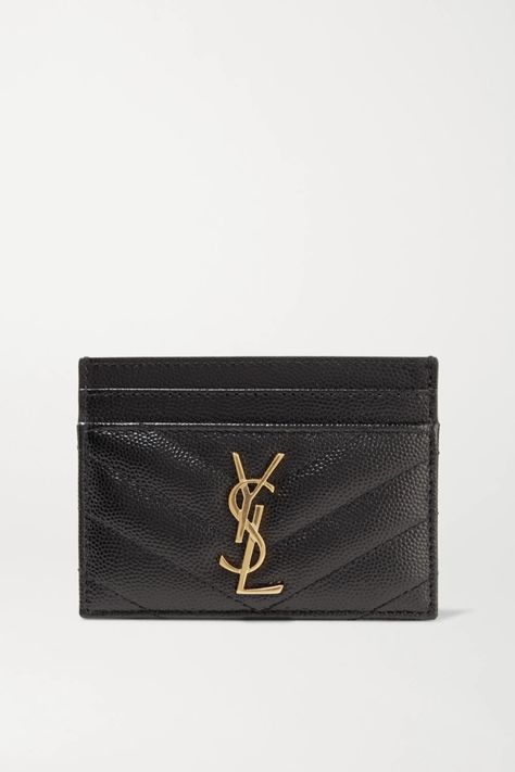 SAINT LAURENT's cardholder has been made in Italy from black textured-leather and embellished with the brand's recognizable 'YSL' plaque. It's fitted with four slots for your most-used cards and has a center compartment to hold folded receipts or tickets. Slip it inside a mini bag or clutch. Zara Lookbook, Dr Room, Saint Laurent Card Holder, Room Necessities, Ysl Card Holder, Ysl Purse, Ysl Wallet, Random Pict, Office Office