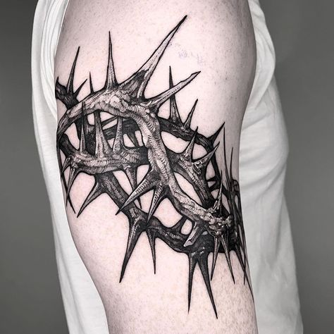 horne. Done at @thecirclelondon 🙏🏻 . Thorn Hand Tattoo, Thorne Tattoo, Thorns Tattoo Design, Thorn Vine Tattoo, Thorn Crown Tattoo, Thorns Drawing, Rose Thorn Tattoo, Thorns Tattoo, Thorn Tattoo