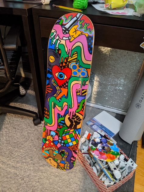 Skateboard Deck Art Diy Paint, Hand Painted Skateboard Decks, Retro Skateboard Design, Skateboard Custom Design, Bottom Of Skateboard Painting Ideas, Skateboard Design Paint, Painting A Skateboard, Painted Skateboard Ideas, Skate Board Painting Idea