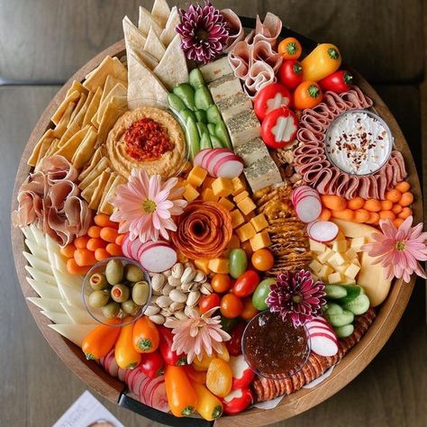 Toast Toppers, Party Food Buffet, Reception Food, Charcuterie Inspiration, Snack Board, Party Food Platters, Charcuterie And Cheese Board, Charcuterie Recipes, Food Displays