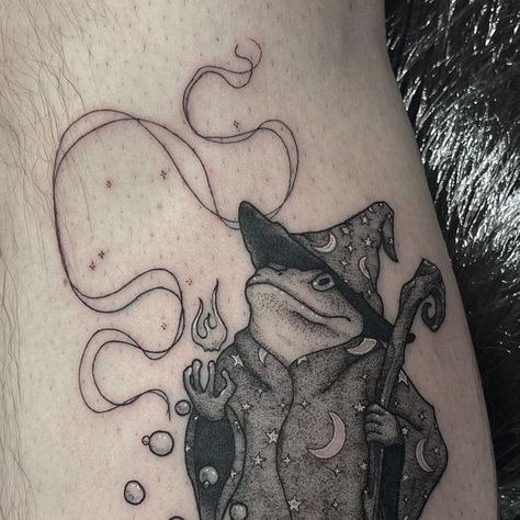 Wizard Frog On Mushroom, Lizard Wizard Tattoo, Frog With Wizard Hat Tattoo, Wizard 101 Tattoo, Mushroom Toad Tattoo, Wizard Toad Tattoo, Magic Frog Tattoo, Spooky Frog Tattoo, Wizard Frog Drawing