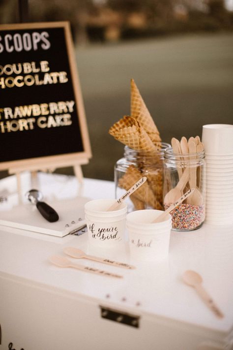 Ice Cream Cone Wedding, Soft Serve Wedding, Ice Cream Bar Aesthetic, Gelato Station Wedding, Ice Cream Bar At Wedding, Elegant Ice Cream Bar, Ice Cream Wedding Reception, Wedding Food Ice Cream Bar, Soft Serve Ice Cream Bar