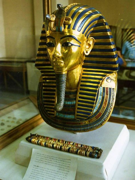 mask of tutankhamun | mask of tutankhamun | sergiothirteen | Flickr Tutankhamun Mask, Mask Of Tutankhamun, Ancient Kingdom, Ancient Egypt Art, Paris Wallpaper, Android Wallpaper Flowers, Egypt Art, Tutankhamun, Egyptian Art