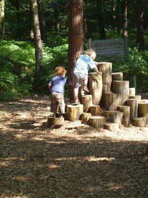 Natural Playground Inspiration {Outdoors Play, Organic Playgrounds} Natural Play Spaces, Kids Play Spaces, Outdoor Play Spaces, Play Garden, Outdoor Play Areas, Kids Outdoor Play, Outdoor Play Area, Children's Garden, Natural Playground