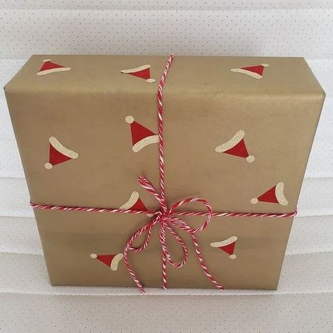 40+ Kraft Paper Christmas Gift Wrapping Ideas - HubPages Unique Gift Wrapping Christmas, Xmas Cards Diy, Diy Christmas Wrapping Paper, Christmas Gift Wrapping Diy, Christmas Wrapping Diy, Christmas Gift Wrapping Ideas, Xmas Gift Wrap, Gift Wrapping Inspiration, Gift Wrapping Ideas