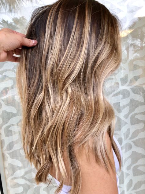 Golden Brown Blonde Balayage, Brown Hair With Brassy Highlights, Bronde Balayage Champagne, Demential Blonde Hair, Brown Beleyage, Golden Blonde Bayalage On Brown Hair, Salted Caramel Balayage, Caramel Blond Balayage, Honey Blonde Balayage Brunettes Caramel Highlights