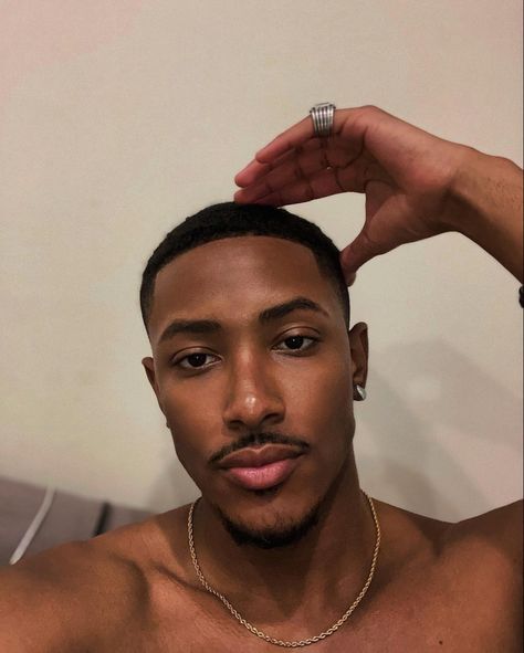 Black Buzz Cut Man, Handsome Brown Skin Men, Buzzcut Black Man, Black Men Goatee Styles, Black Men Buzzcut, Buzz Cut Men Black, Buzz Cut Black Man, Goatee Styles Black Men, Black Man Selfie