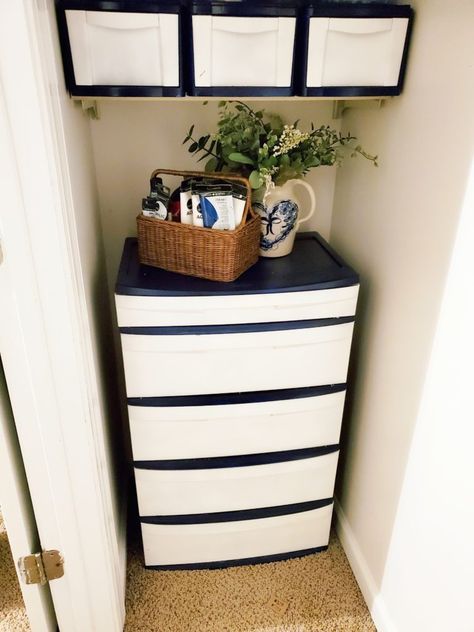 Storage Bins With Drawers, Painted Plastic Drawers, Sterilite Storage Ideas, Spray Paint Plastic Drawers, Plastic Dresser Makeover, Sterilite Drawers Organization, Sterilite Drawers Makeover, Plastic Storage Drawers Makeover, Spray Painted Plastic Drawers