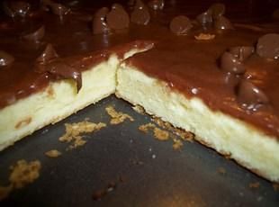 Cake Sheet, Coconut Dessert, Fluff Desserts, Sheet Cake Recipes, Gateaux Cake, Fruit Salad Recipes, Just A Pinch, Dessert Salads, Milk Chocolate Chips