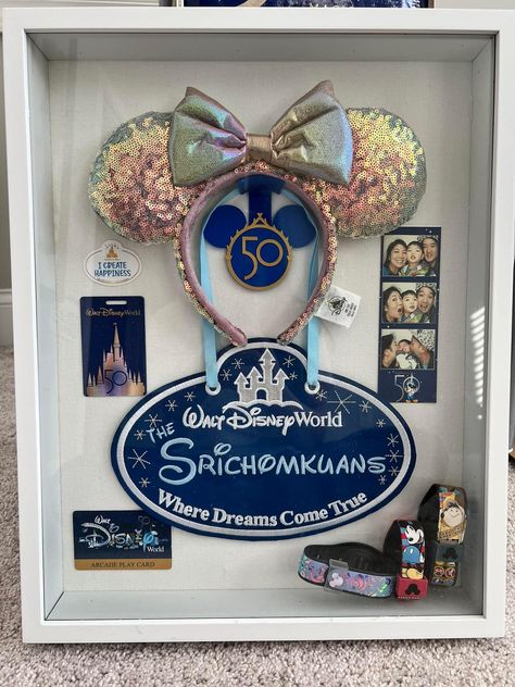 Disney Shadow Box, Disney Pin Display, Shadowbox Ideas, Disney Play, Disney Room, Disney Frames, Disney 2023, Disney Diy Crafts, Disney Room Decor