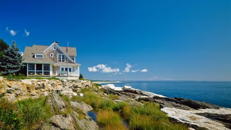 Indian Point Cottage, Georgetown, Maine | Whitten Architects Georgetown Maine, Maine Beaches, Dream Beach Houses, Coastal Living Rooms, Seaside Cottage, Beach Cottage Decor, Beach Cottage Style, Dream Beach, Tropical Houses