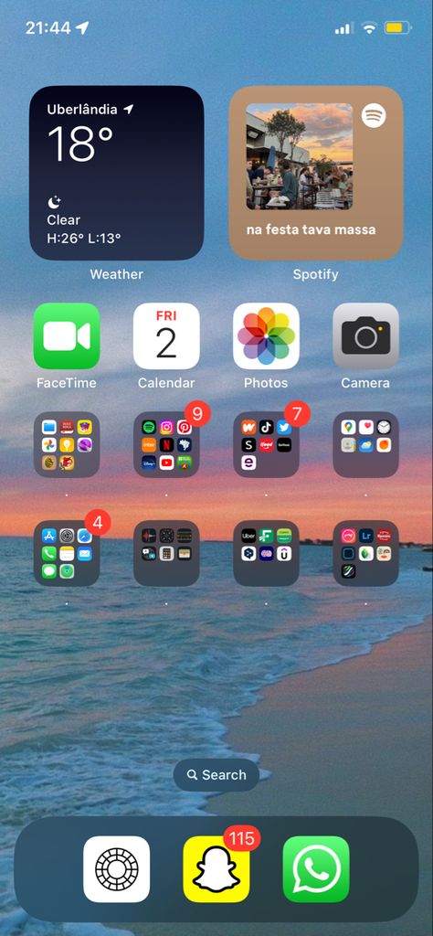 Iphone Home Screen Layout Organized, Iphone Asethic, Organisation Iphone Apps, Home Screen Organization Iphone, Home Screen Ideas Iphone, Home Screen Organization, Iphone Organisation, Homescreen Organization, Iphone Setup