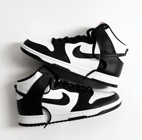 Nike Dunk High Panda, Nike Dunks High, Bill Bowerman, Doudoune The North Face, Black And White Nikes, Nike High, All Nike Shoes, Shoe Wishlist, Cute Nike Shoes