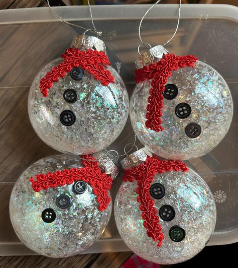 Hand Made Ornaments For Gifts, Snowman Glitter Ornaments, Winter Wonderland Ornaments Diy, Round Ball Ornaments Diy, Red Glitter Ornaments, Ornaments For Coworkers Diy, Glitter Ornaments Ideas, Easy Snowman Ornaments, Crafts With Christmas Balls