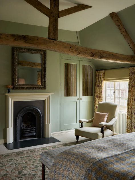 A 16th-century cottage in one of Wiltshire's loveliest villages | House & Garden Bedroom With Wood Beams, Brandon Schubert, Tudor Cottage Interior, English Country Interiors, Tudor Cottage, Country House Interior, English Cottage Style, Cottage Interior, Cottage Bedroom