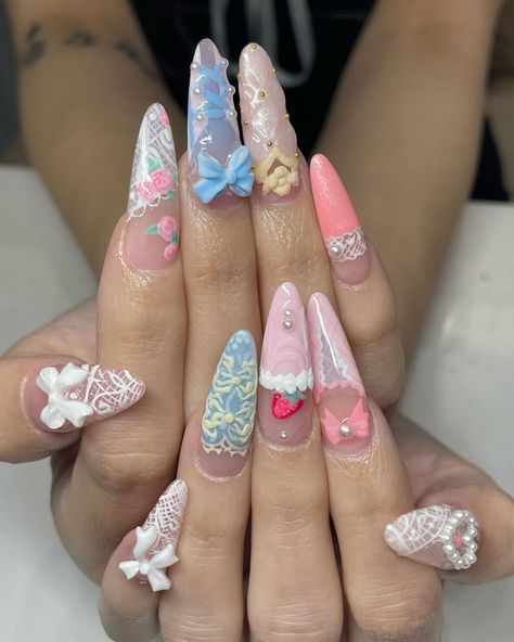 Marie Antoinette Nail Art, Ruffle Nails, Marie Antoinette Nails, Rococo Nails, Simple Nail Art Ideas, Detailed Nails, Textured Nails, Sugar Nails, Pretty Gel Nails