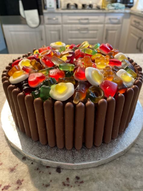 Haribo Birthday Cake, Birthday Cake Kids, Nachos, Birthday Cakes, Mini Cheesecake, Chocolate Cake, Kids Birthday, Cheesecake, Birthday Cake