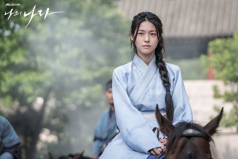 Ancient Korea, Kim Seol Hyun, Korean Traditional, Korean Entertainment, Korean Dramas, Girls Characters, Girl Bands, Korean Outfits, New Age