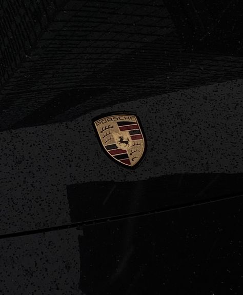 an aesthetic picture of a black porche logo. Porche Car, Porsche Garage, Toyota Trueno, Cleaning Cars, Cars Decorations, Car Organizers, Porsche Gts, Tattoo Car, Create Aesthetic