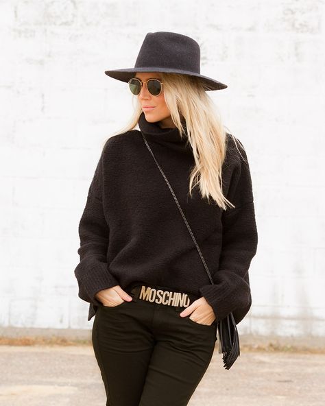 blacked out | The Boyish Girl Blog Moschino Belt Outfit, Moschino Belt, Boyish Girl, Winter Outfit Inspiration, All Black Outfit, Street Style Women, Fashion Killa, Fall Winter Outfits, Moschino