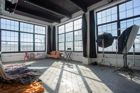 Brooklyn Photo Studio Rental — Mik Space - Photo Studio New York NYC - MikSpace Industrial Photo Studio, Photography Office Ideas, Photography Studio Rental, Photo Studio Ideas, New Office Design, Warehouse Apartment, Photography Space, Photography Office, Photo Studios